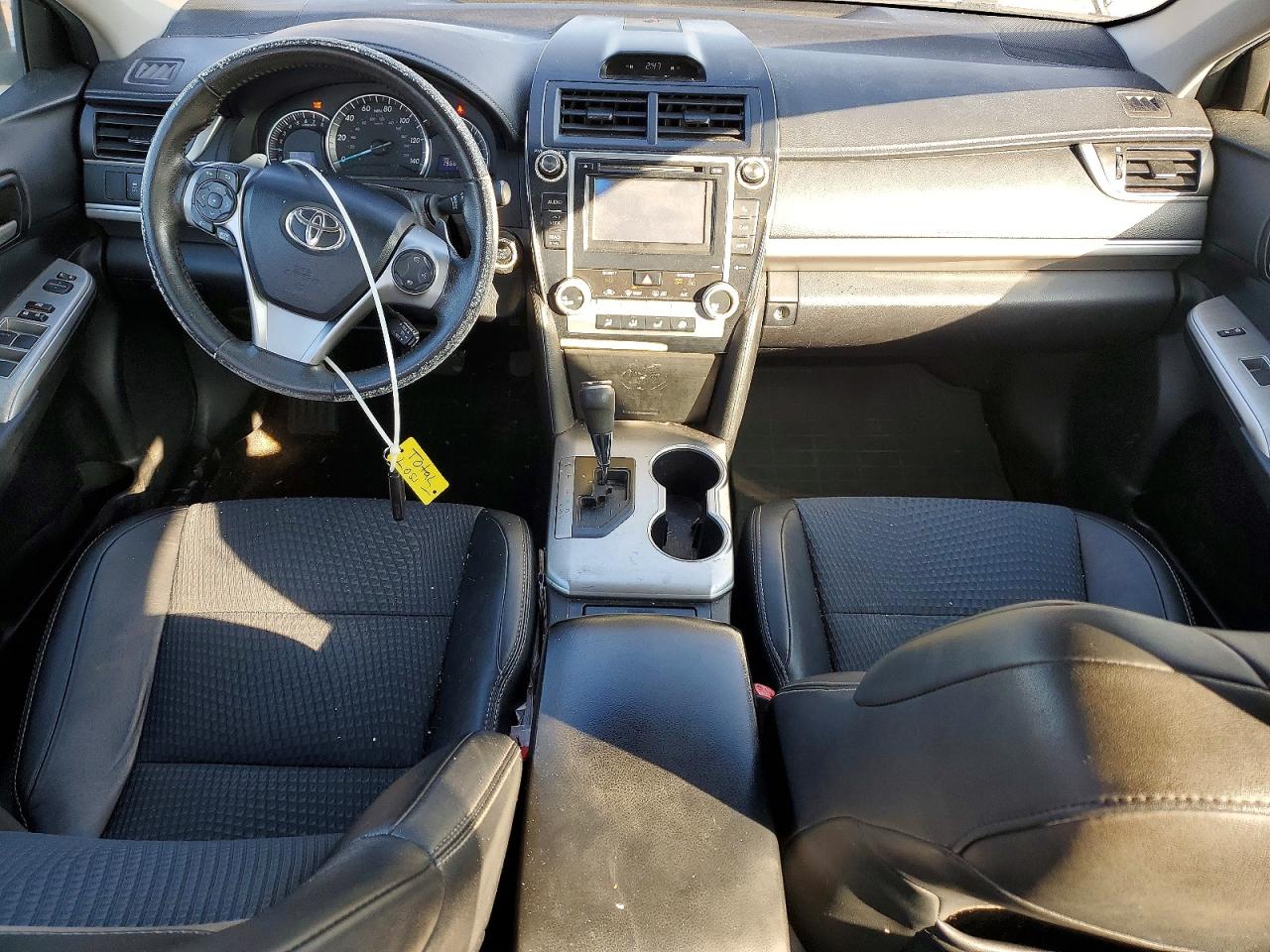 2013 TOYOTA CAMRY SE photo 8
