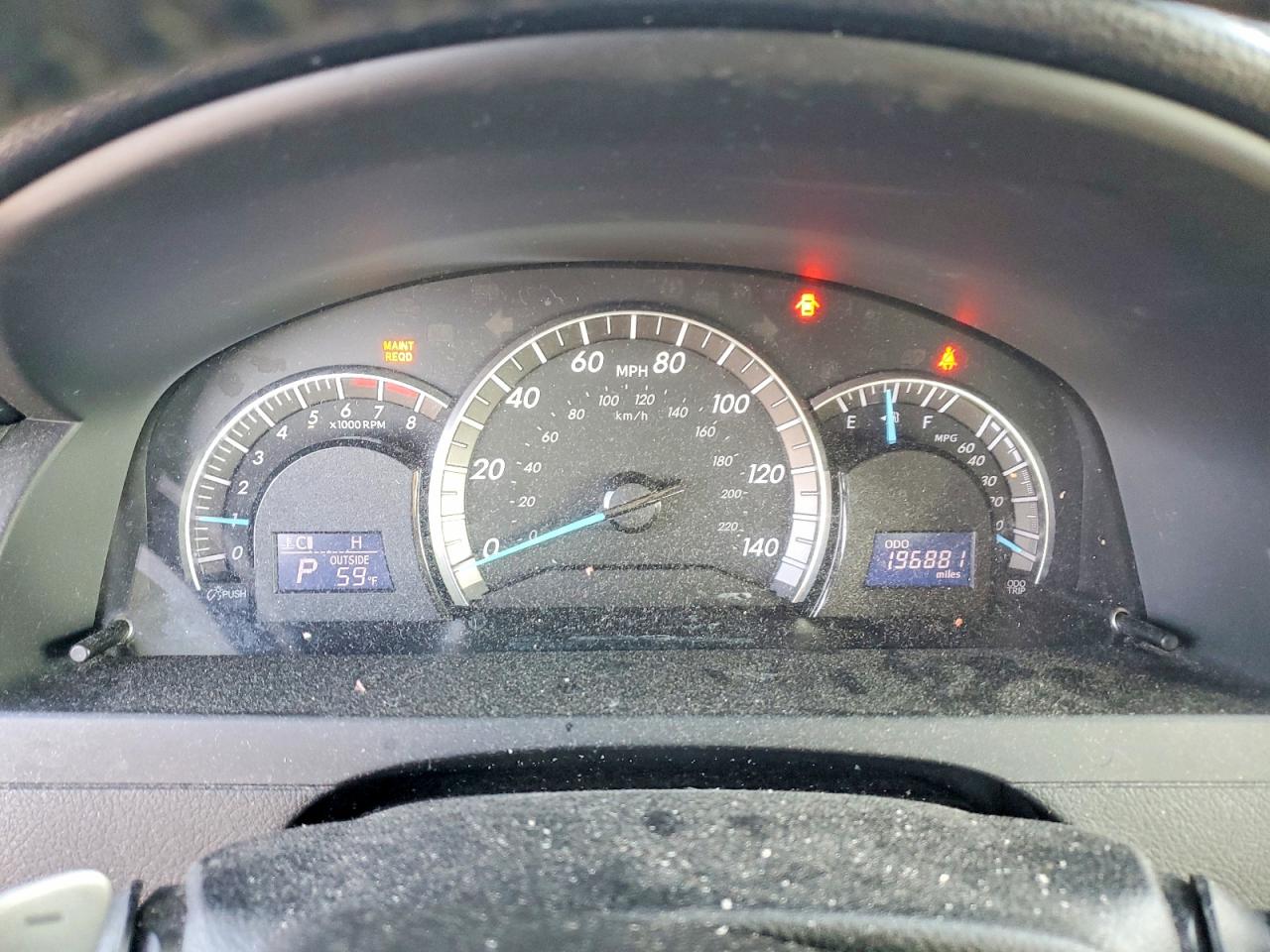 2013 TOYOTA CAMRY SE photo 9