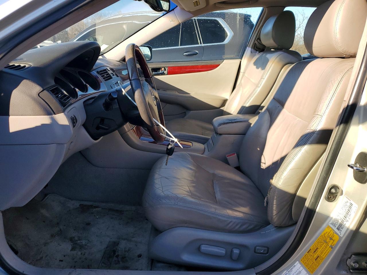 2002 LEXUS ES 300 photo 13