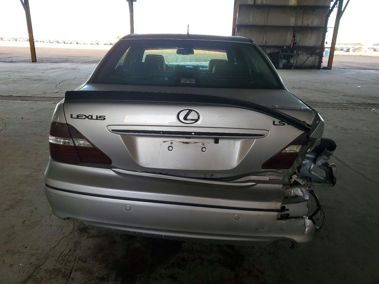 2005 LEXUS LS 430 photo 11
