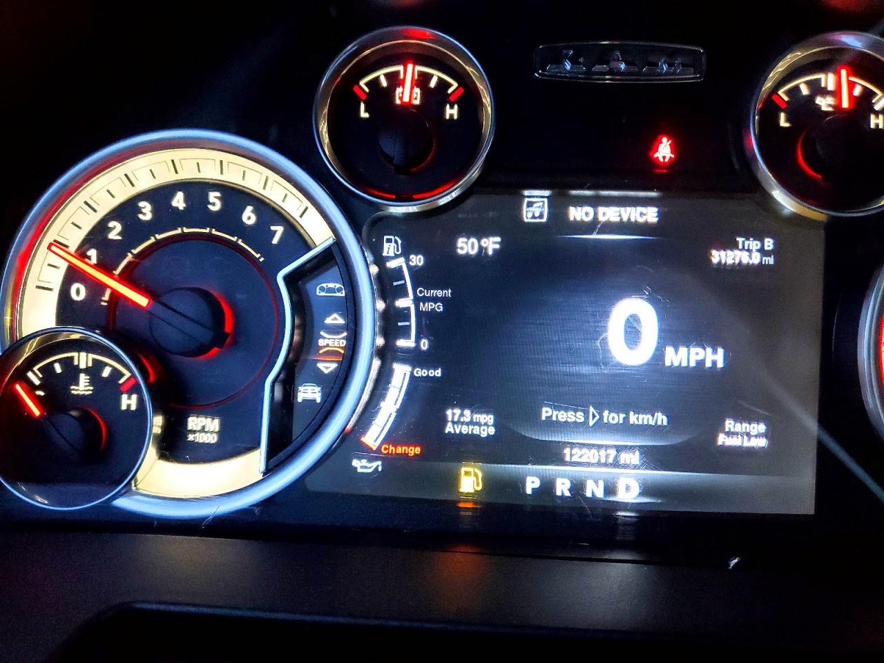 2016 RAM 1500 SLT photo 9