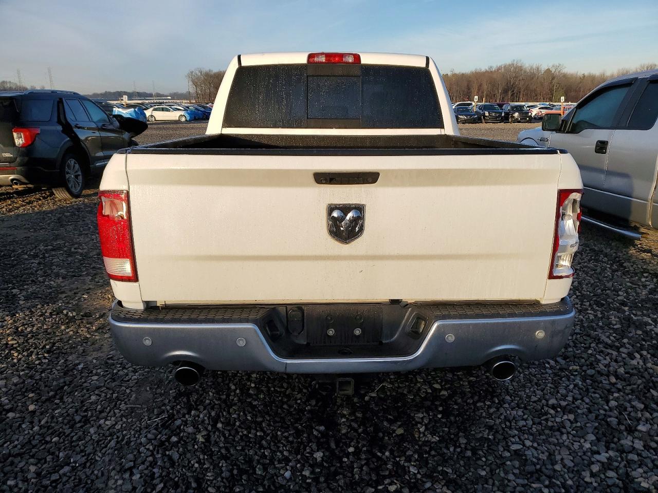2016 RAM 1500 SLT photo 6