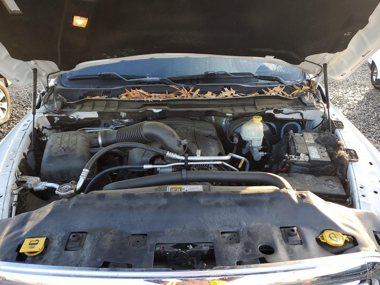 2016 RAM 1500 SLT photo 11