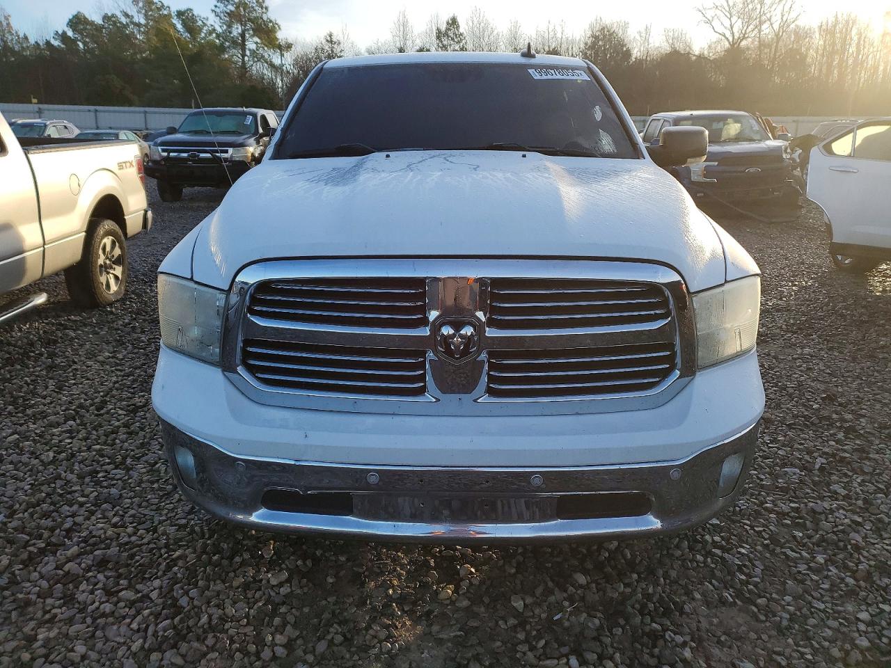 2016 RAM 1500 SLT photo 5