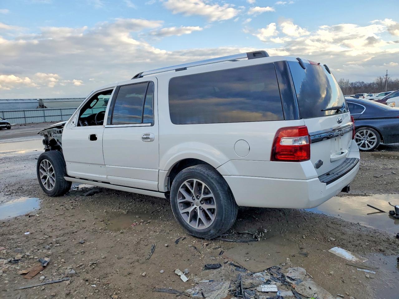 2015 FORD EXPEDITION EL XLT photo 2