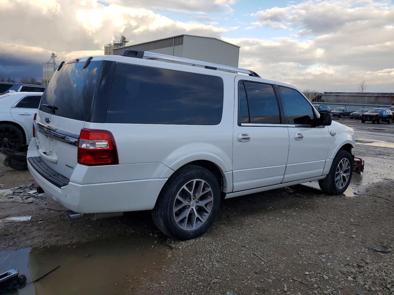 2015 FORD EXPEDITION EL XLT photo 3