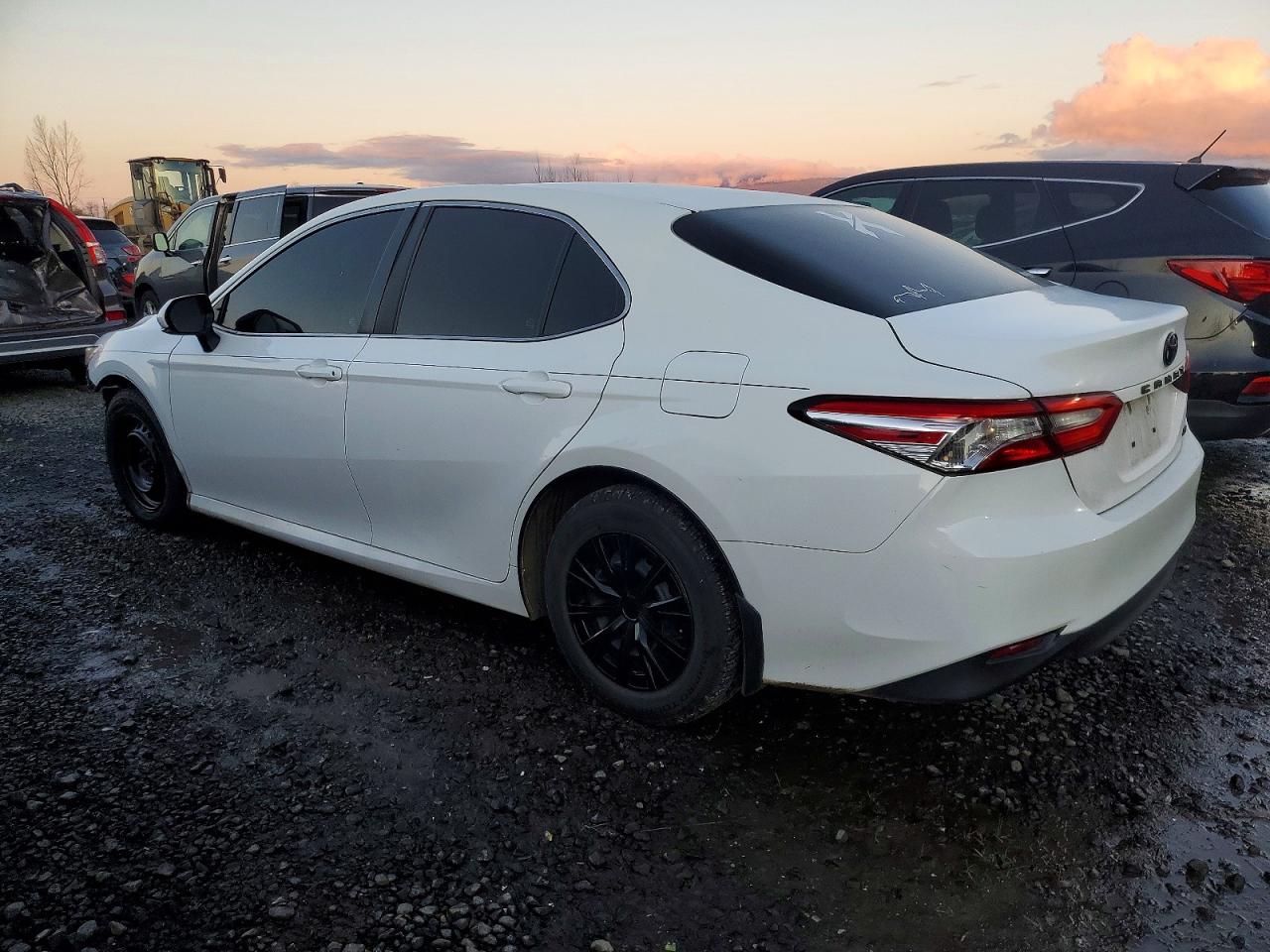 2019 TOYOTA CAMRY L photo 2