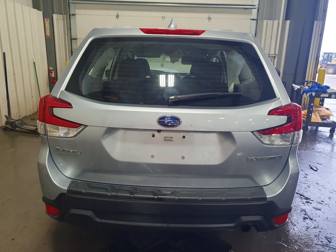 2019 SUBARU FORESTER photo 6
