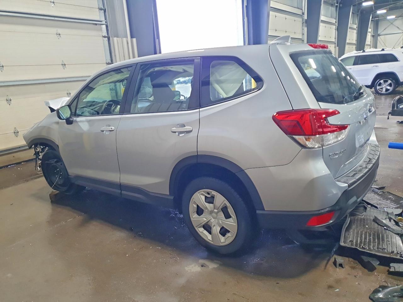 2019 SUBARU FORESTER photo 2