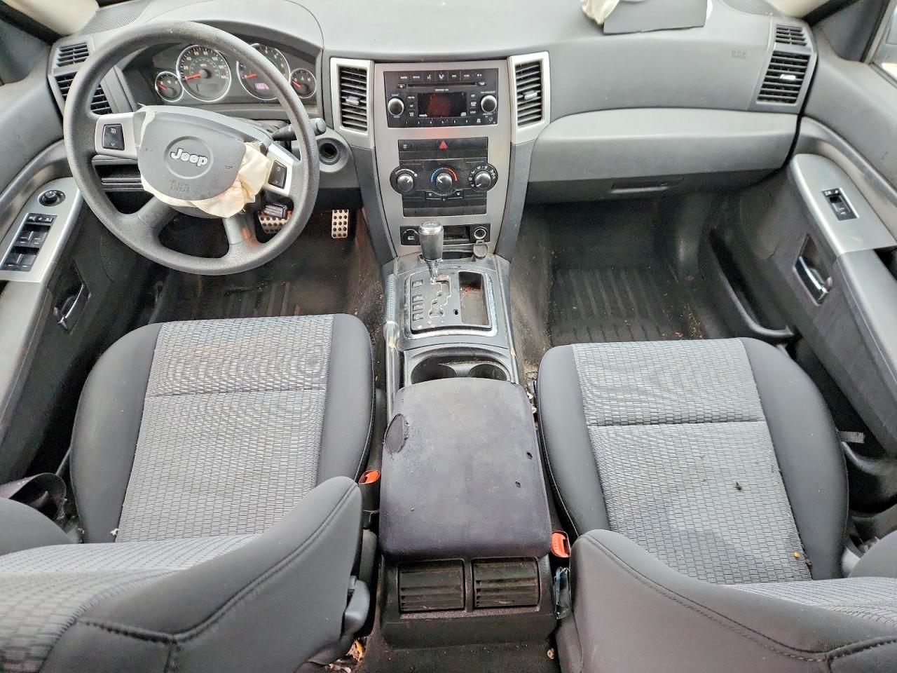 2009 JEEP GRAND CHEROKEE LAREDO photo 8
