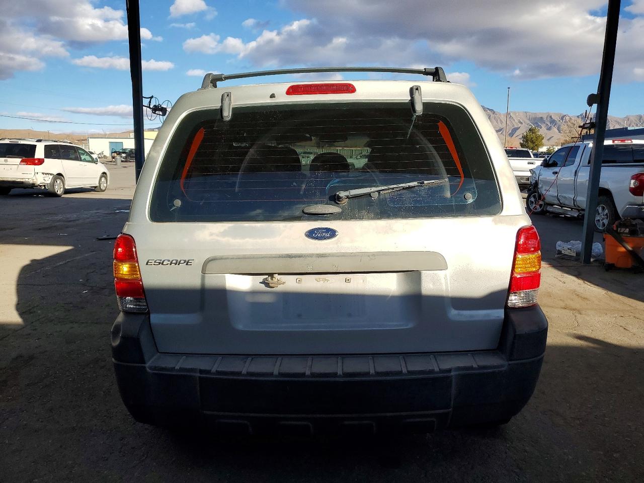 2006 FORD ESCAPE photo 11