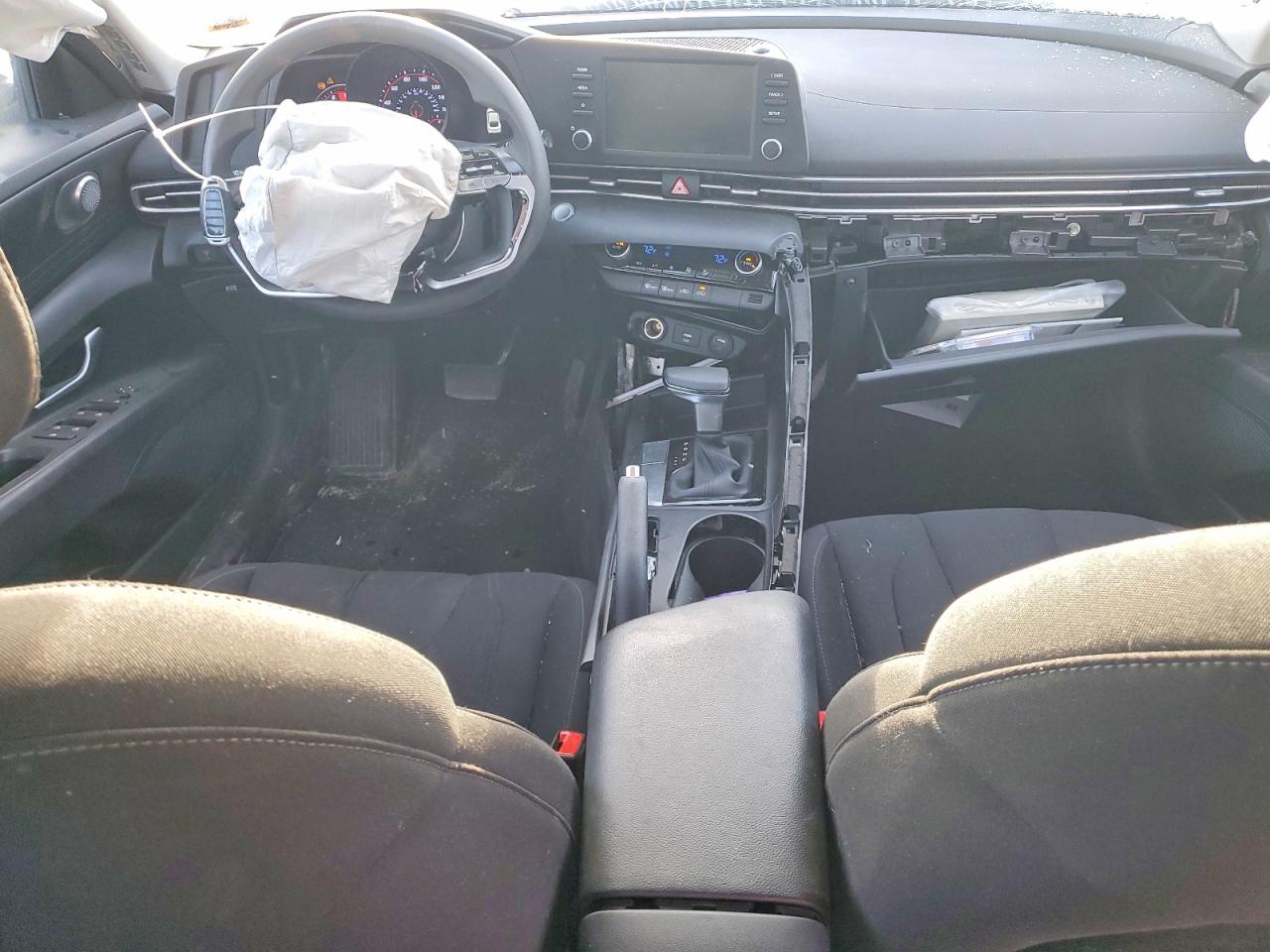 2023 HYUNDAI ELANTRA SEL photo 8