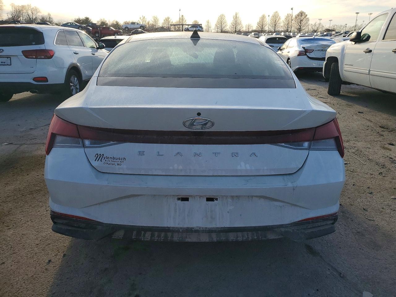 2023 HYUNDAI ELANTRA SEL photo 6