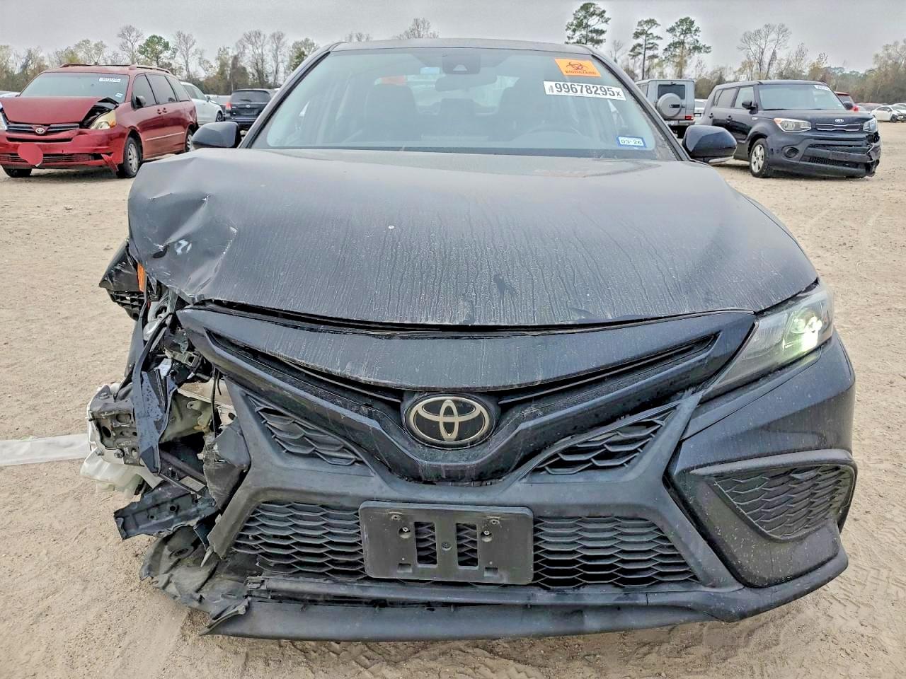 2022 TOYOTA CAMRY SE photo 5