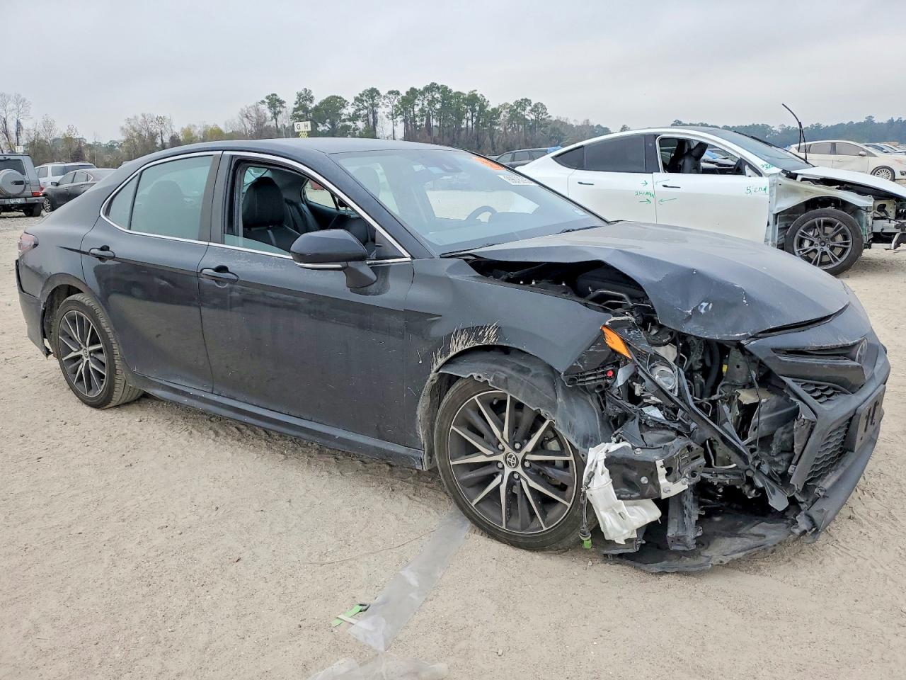 2022 TOYOTA CAMRY SE photo 4