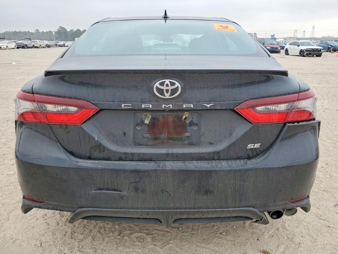 2022 TOYOTA CAMRY SE photo 6