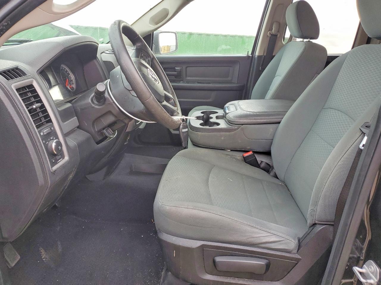 2017 RAM 1500 ST photo 13