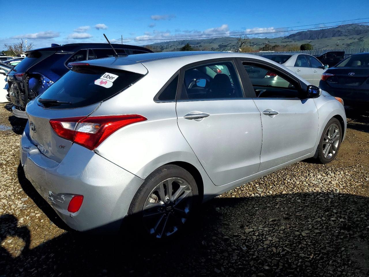 2017 HYUNDAI ELANTRA GT photo 3