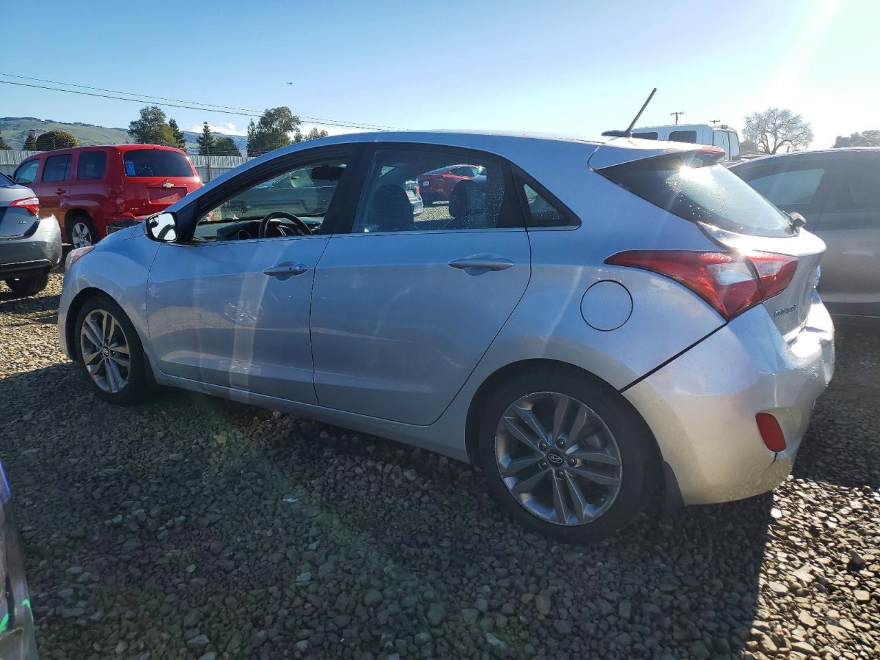 2017 HYUNDAI ELANTRA GT photo 2