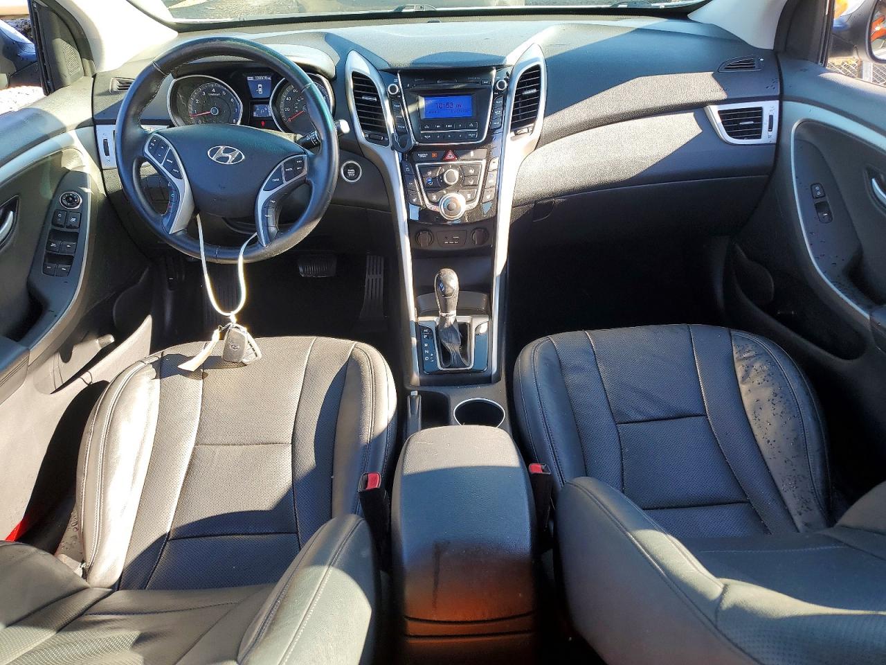 2017 HYUNDAI ELANTRA GT photo 8
