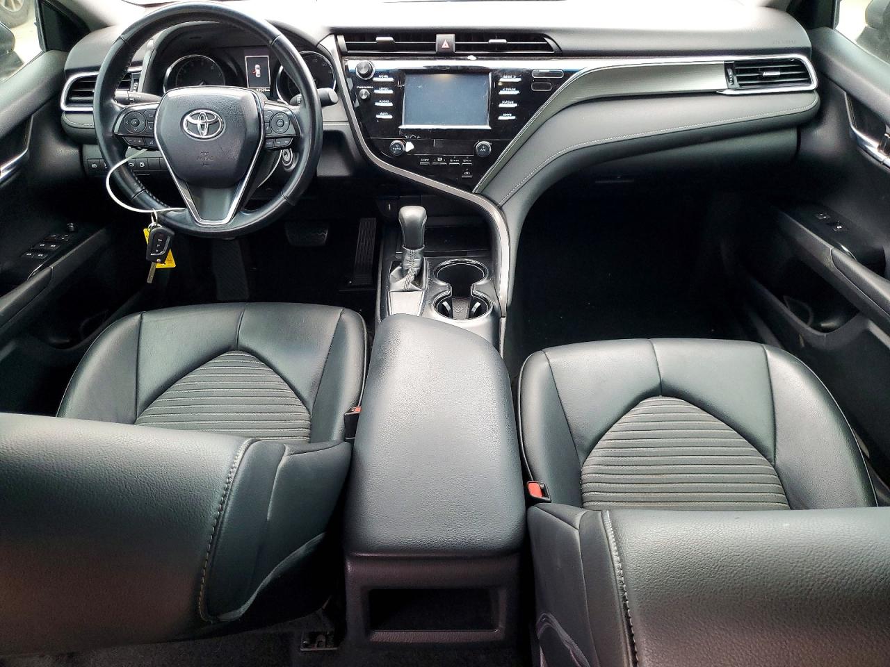 2018 TOYOTA CAMRY L photo 8