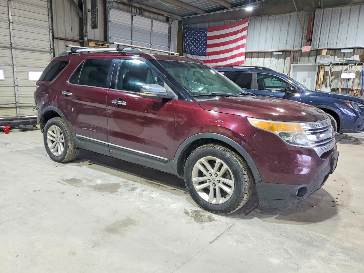2011 FORD EXPLORER XLT photo 4