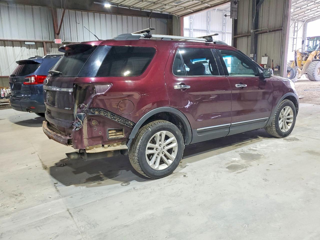 2011 FORD EXPLORER XLT photo 3