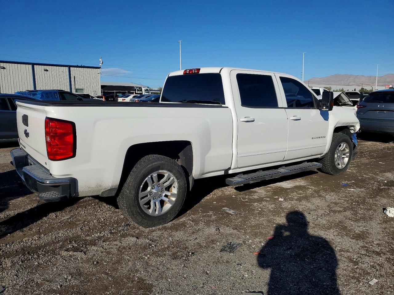 2016 CHEVROLET SILVERADO K1500 LT photo 3