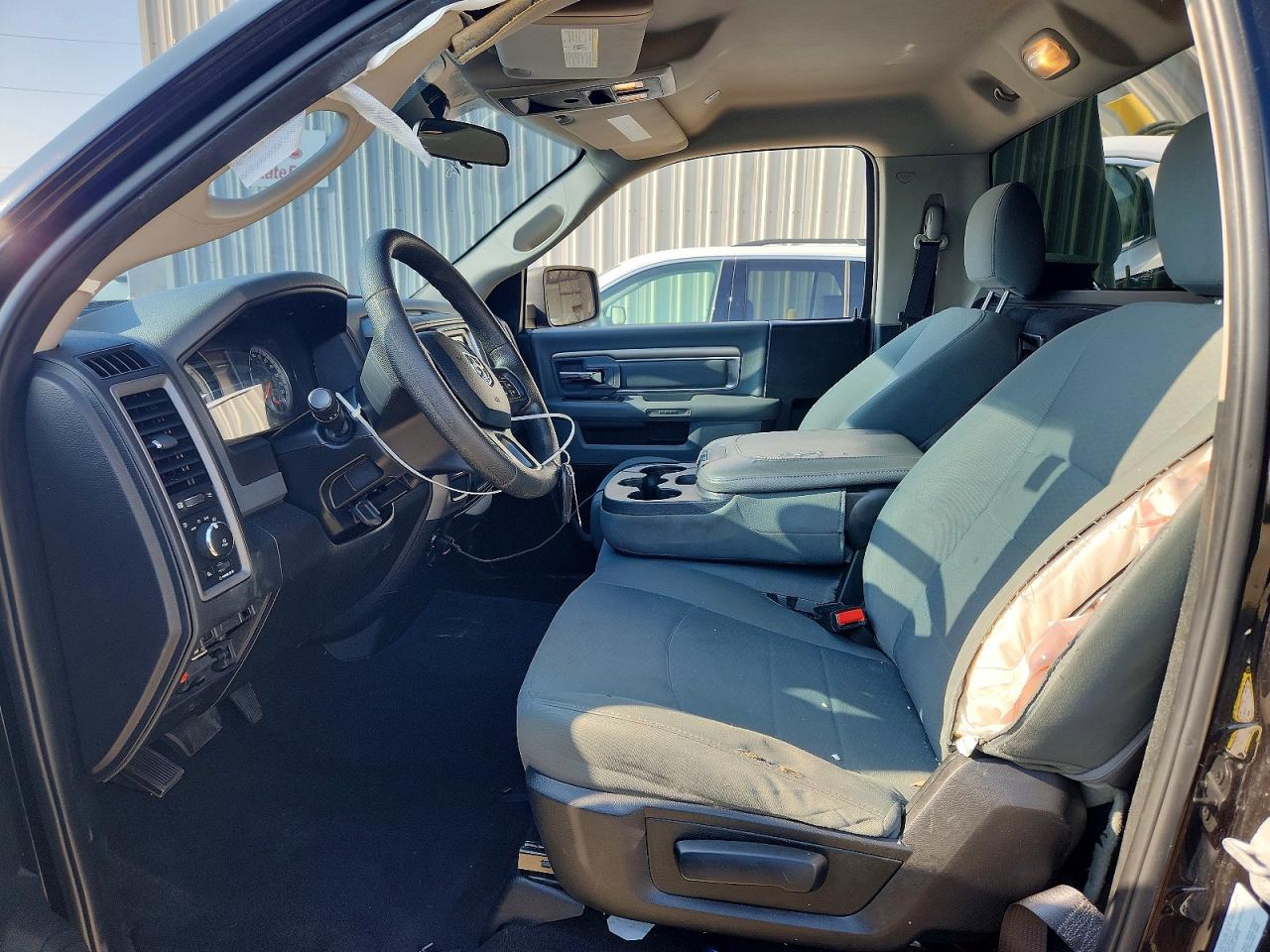 2017 RAM 1500 ST photo 7