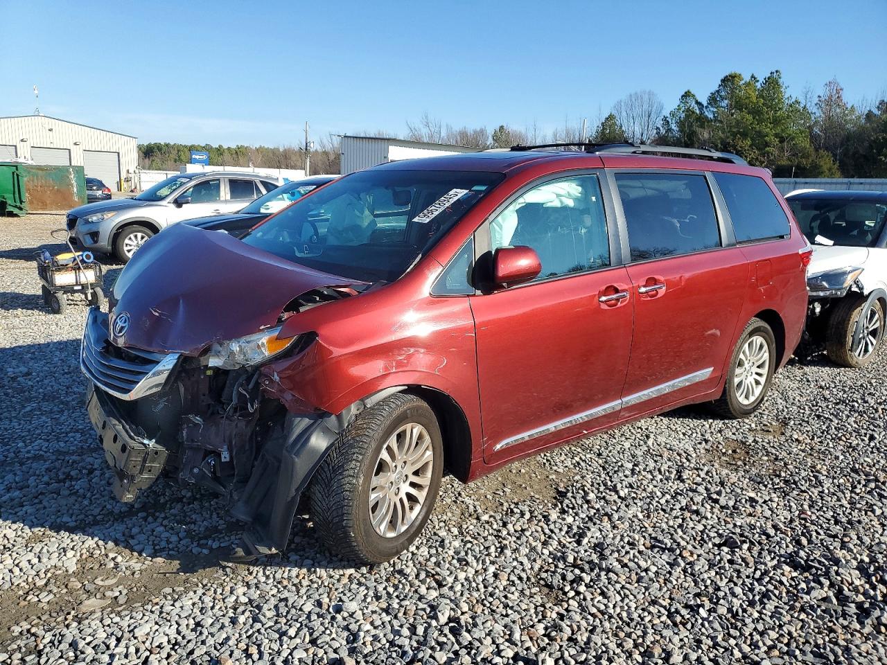 2015 TOYOTA SIENNA