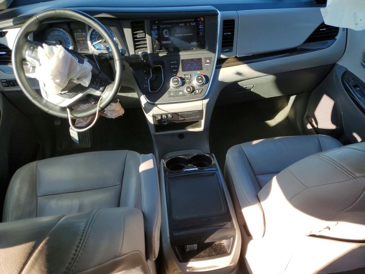 2015 TOYOTA SIENNA photo 8