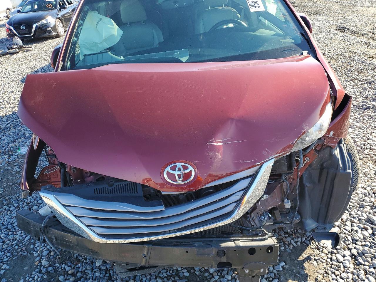 2015 TOYOTA SIENNA photo 12