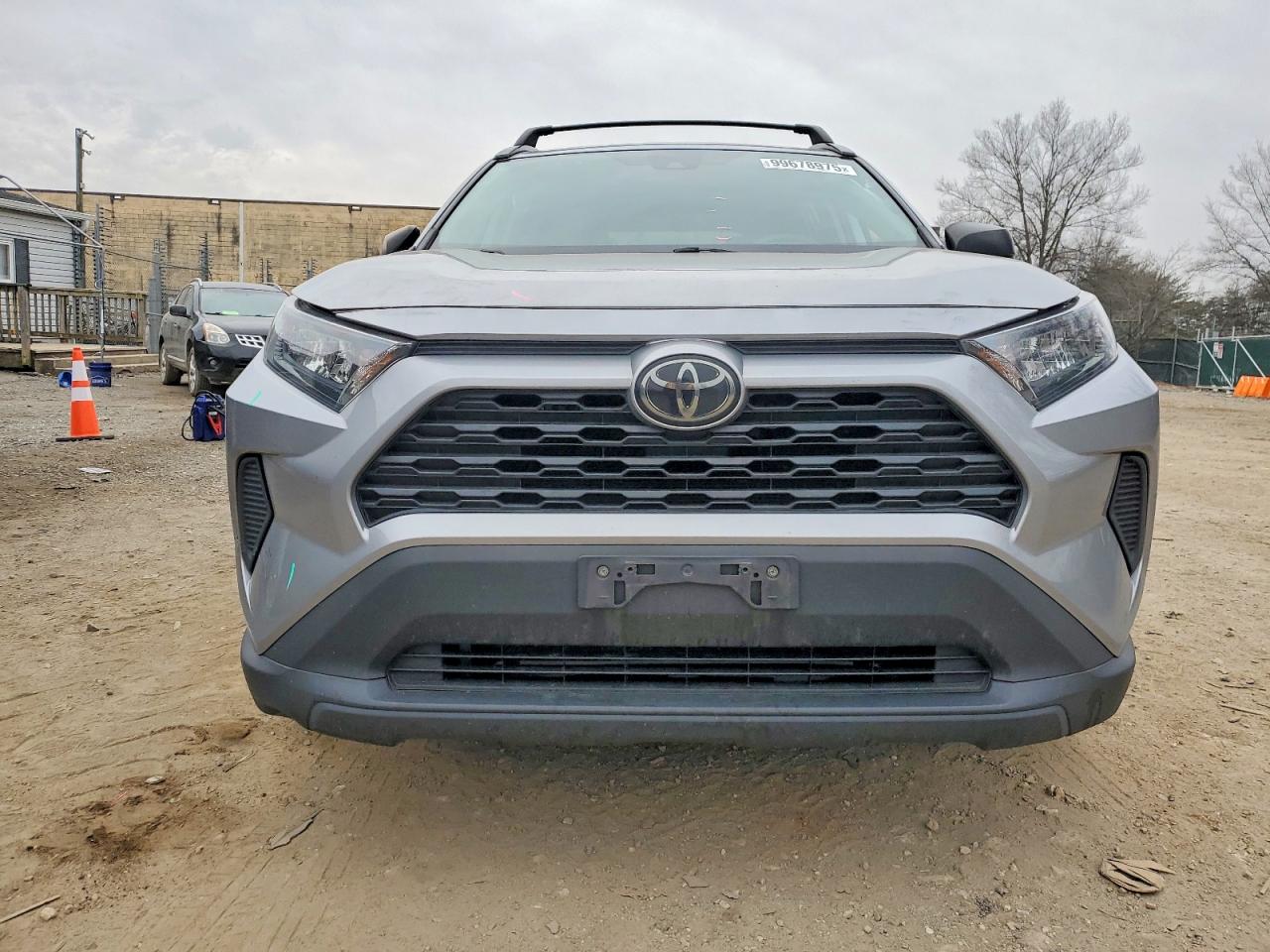 2019 TOYOTA RAV4 LE photo 9