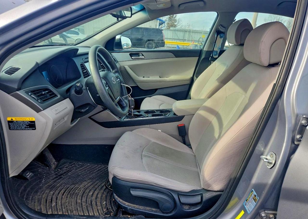 2017 HYUNDAI SONATA SE photo 7