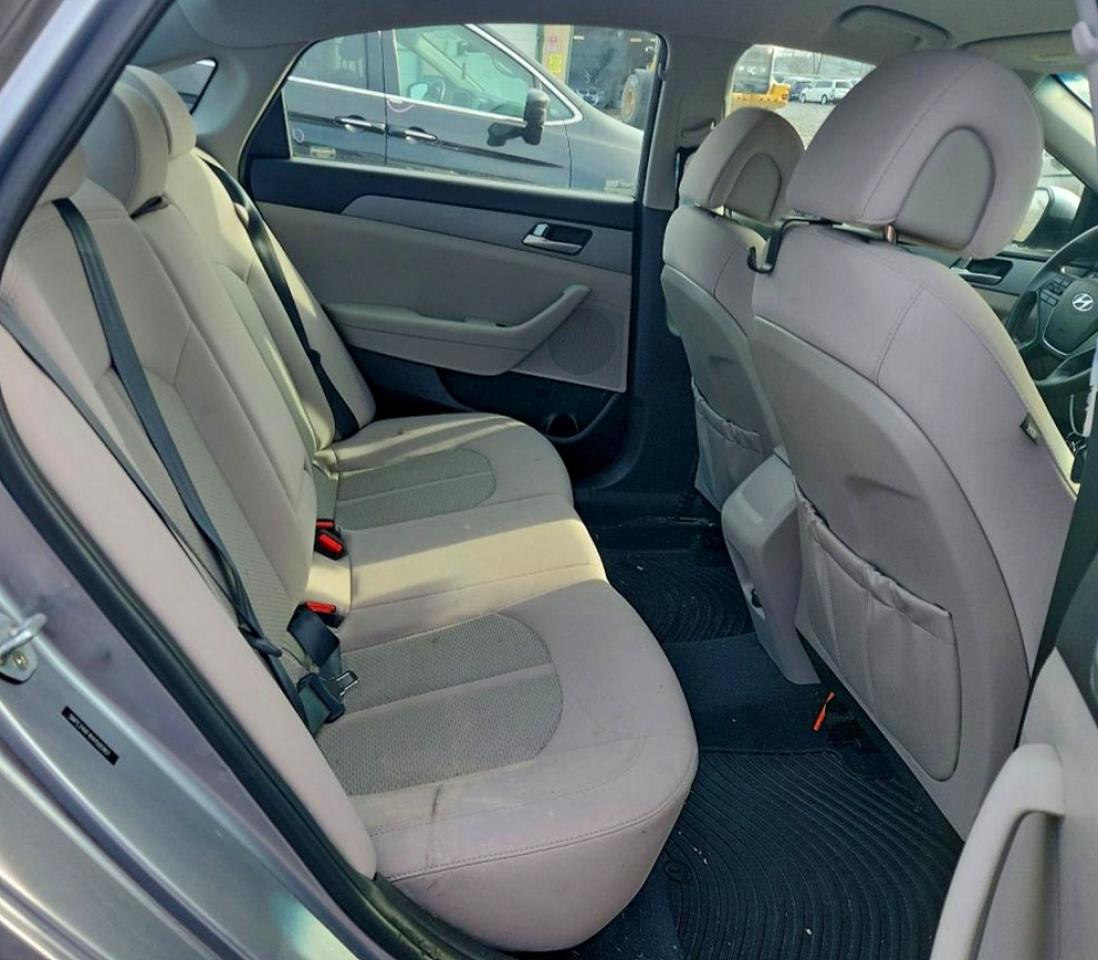 2017 HYUNDAI SONATA SE photo 10