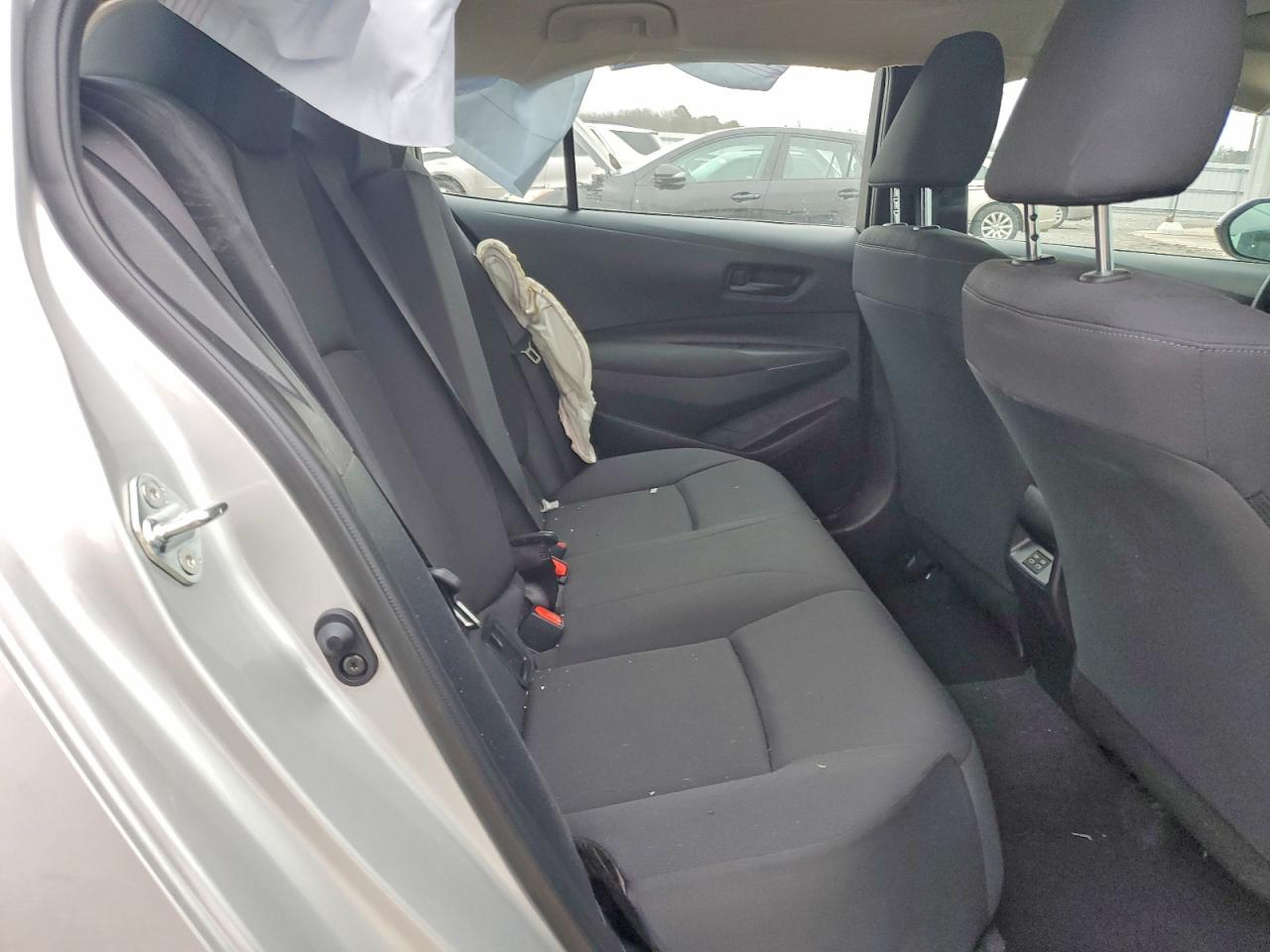 2025 TOYOTA COROLLA LE photo 10