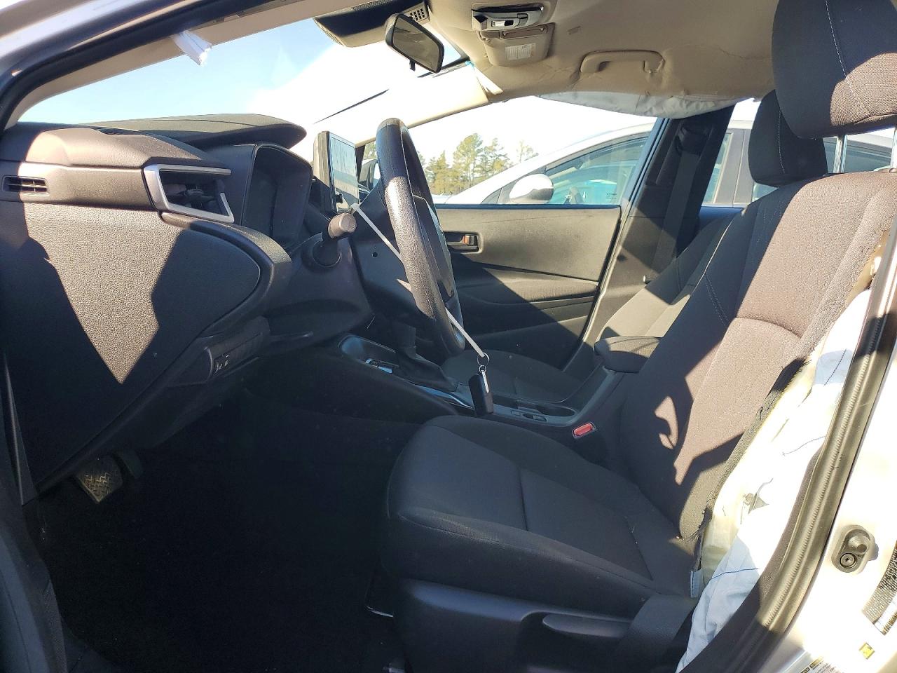 2025 TOYOTA COROLLA LE photo 7