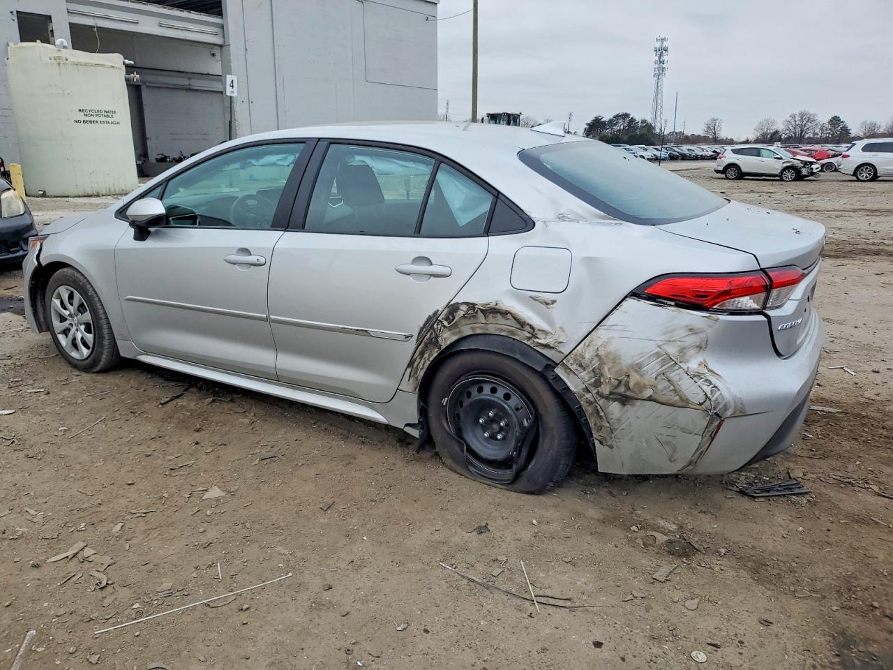 2025 TOYOTA COROLLA LE photo 2