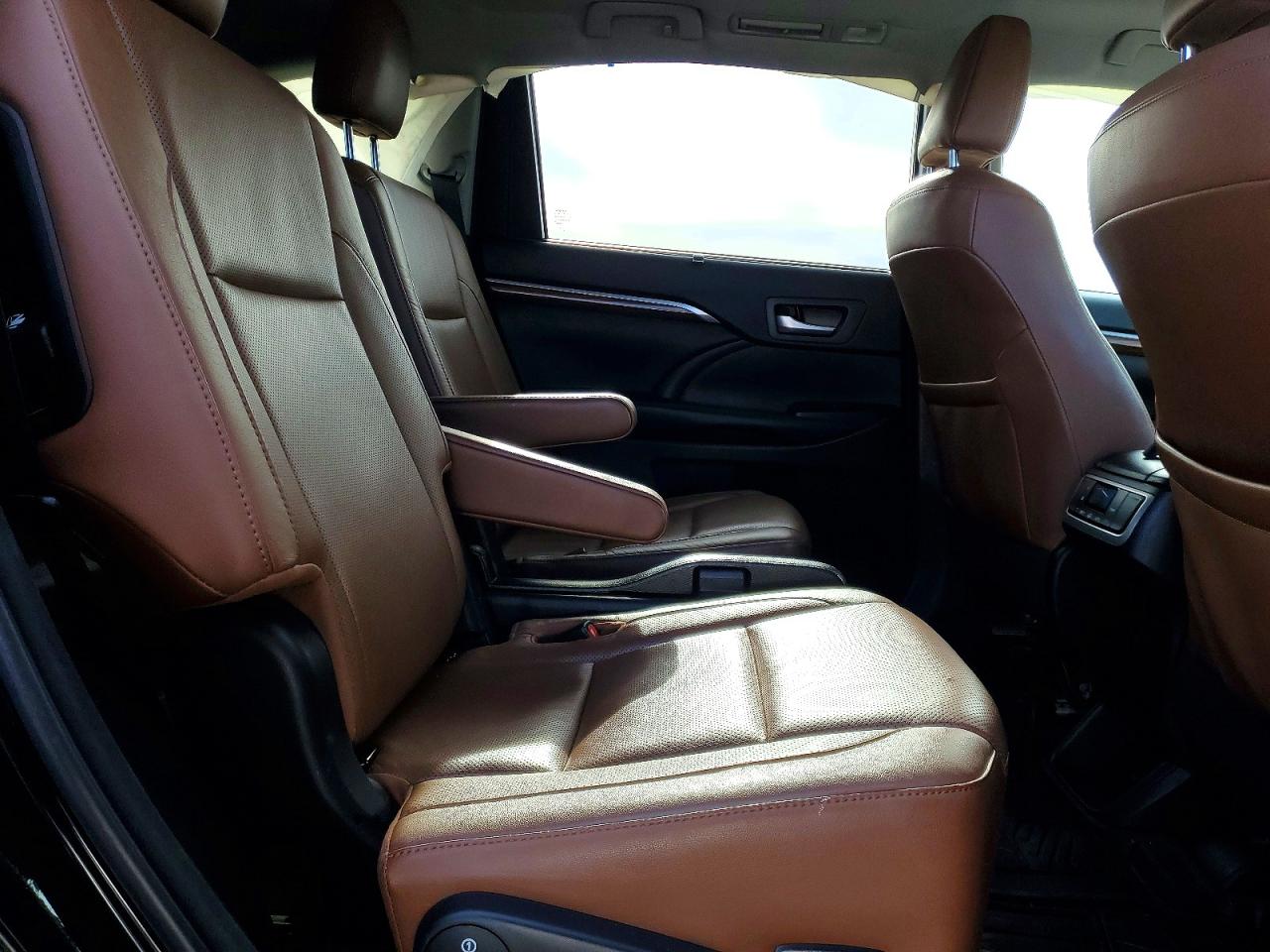 2018 TOYOTA HIGHLANDER LIMITED photo 11