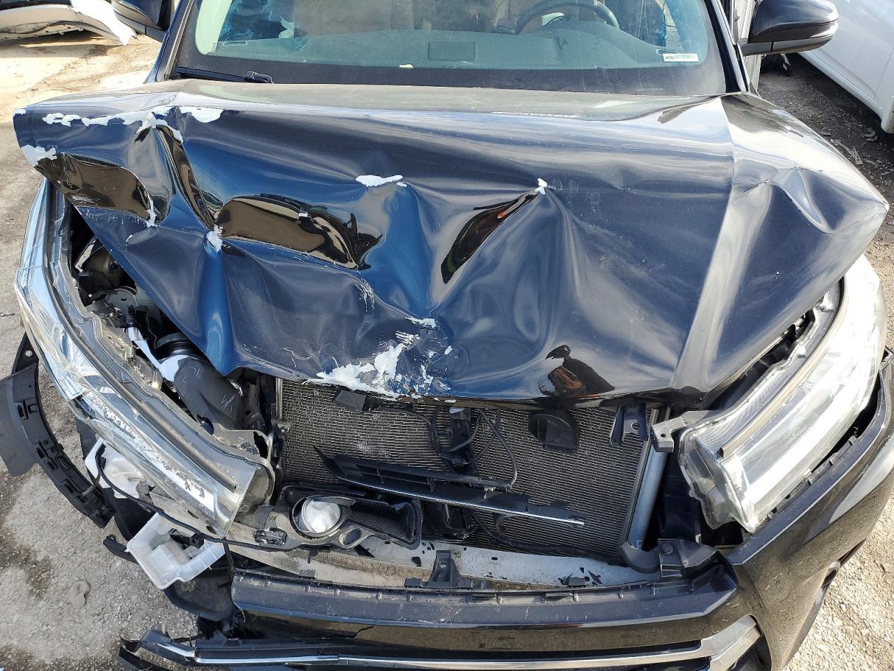 2018 TOYOTA HIGHLANDER LIMITED photo 12