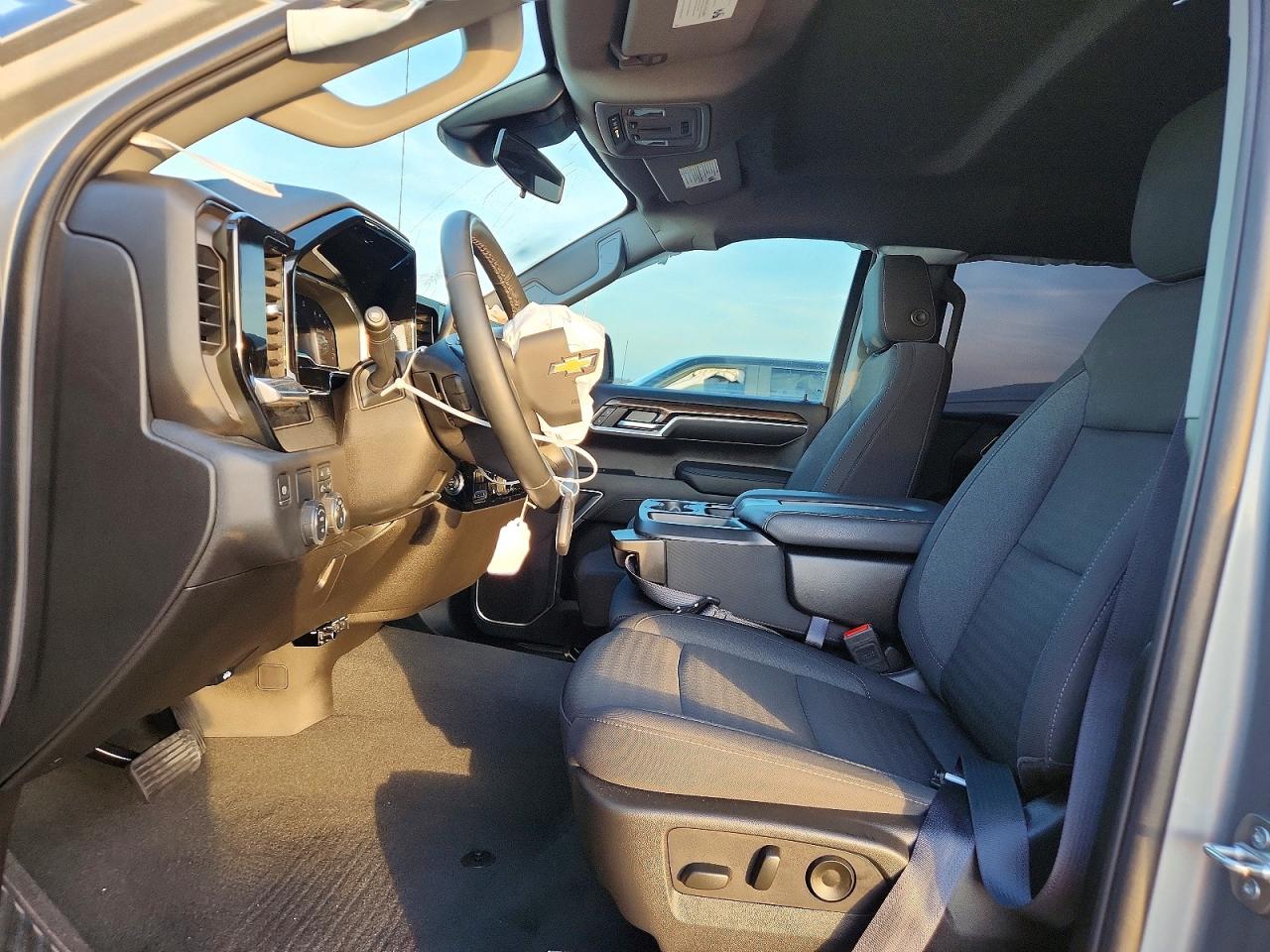 2024 CHEVROLET SILVERADO C1500 LT photo 7