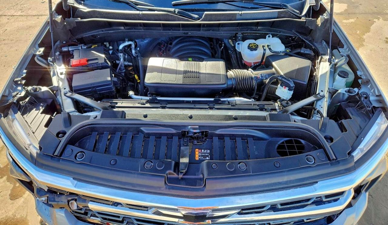 2024 CHEVROLET SILVERADO C1500 LT photo 11
