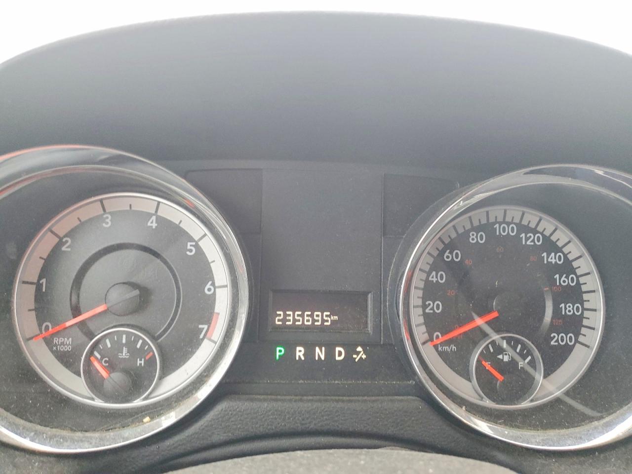 2013 DODGE GRAND CARAVAN SE photo 9