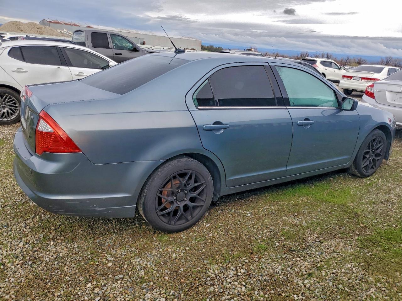 2011 FORD FUSION SE photo 3