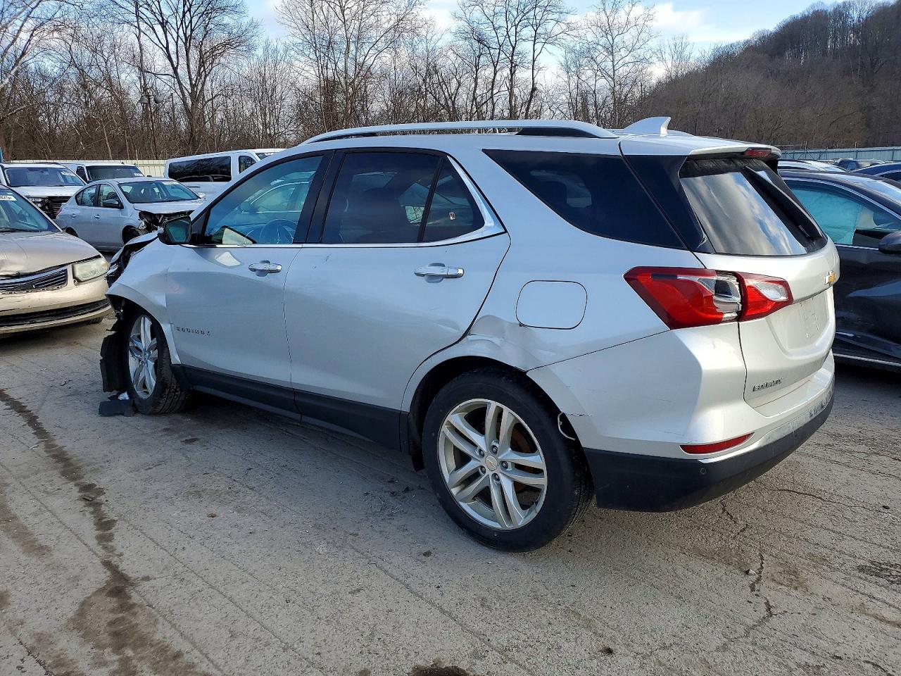 2018 CHEVROLET EQUINOX PREMIER photo 2