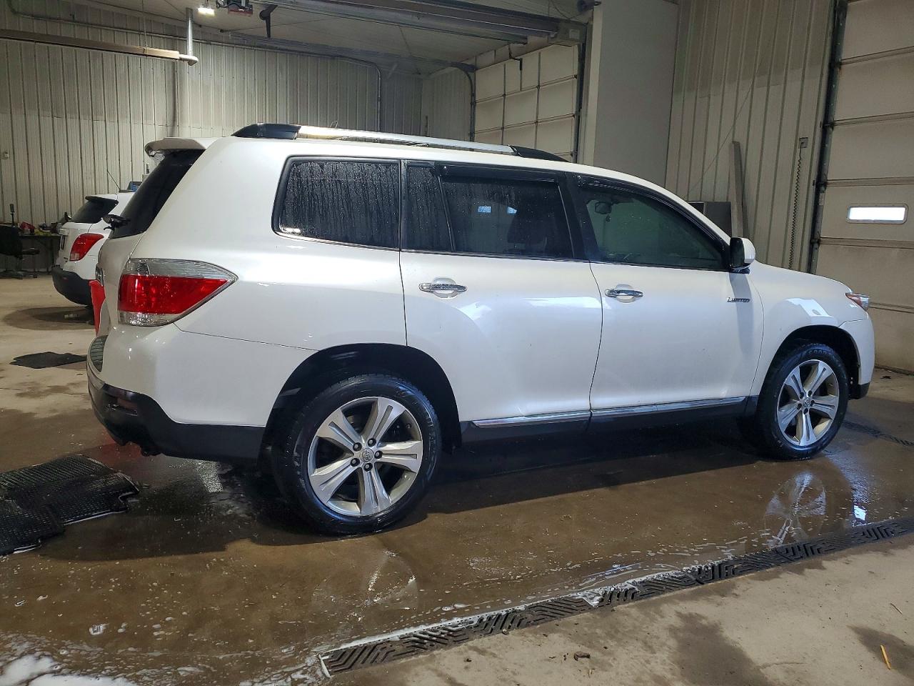 2013 TOYOTA HIGHLANDER LIMITED photo 3