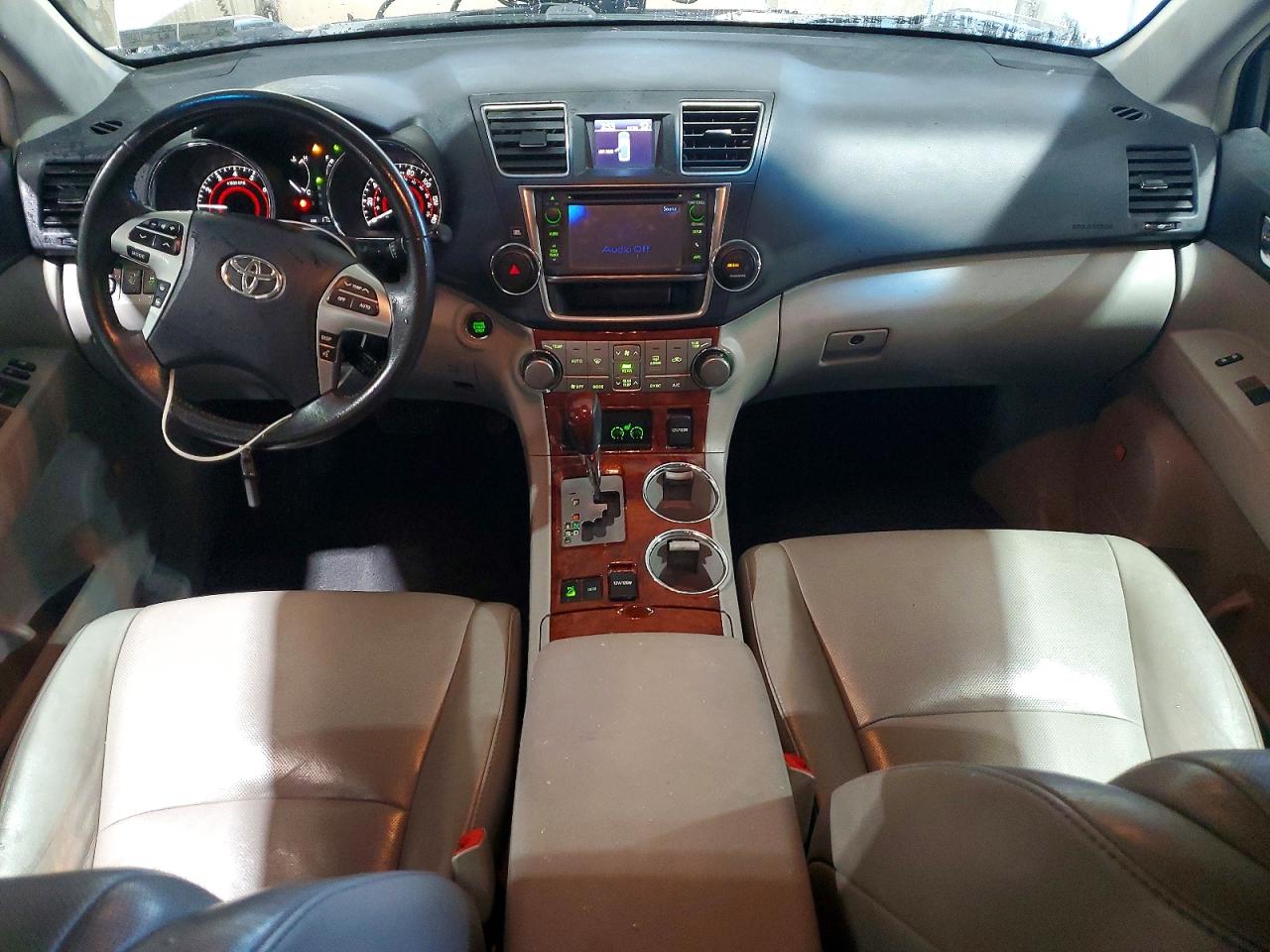 2013 TOYOTA HIGHLANDER LIMITED photo 8