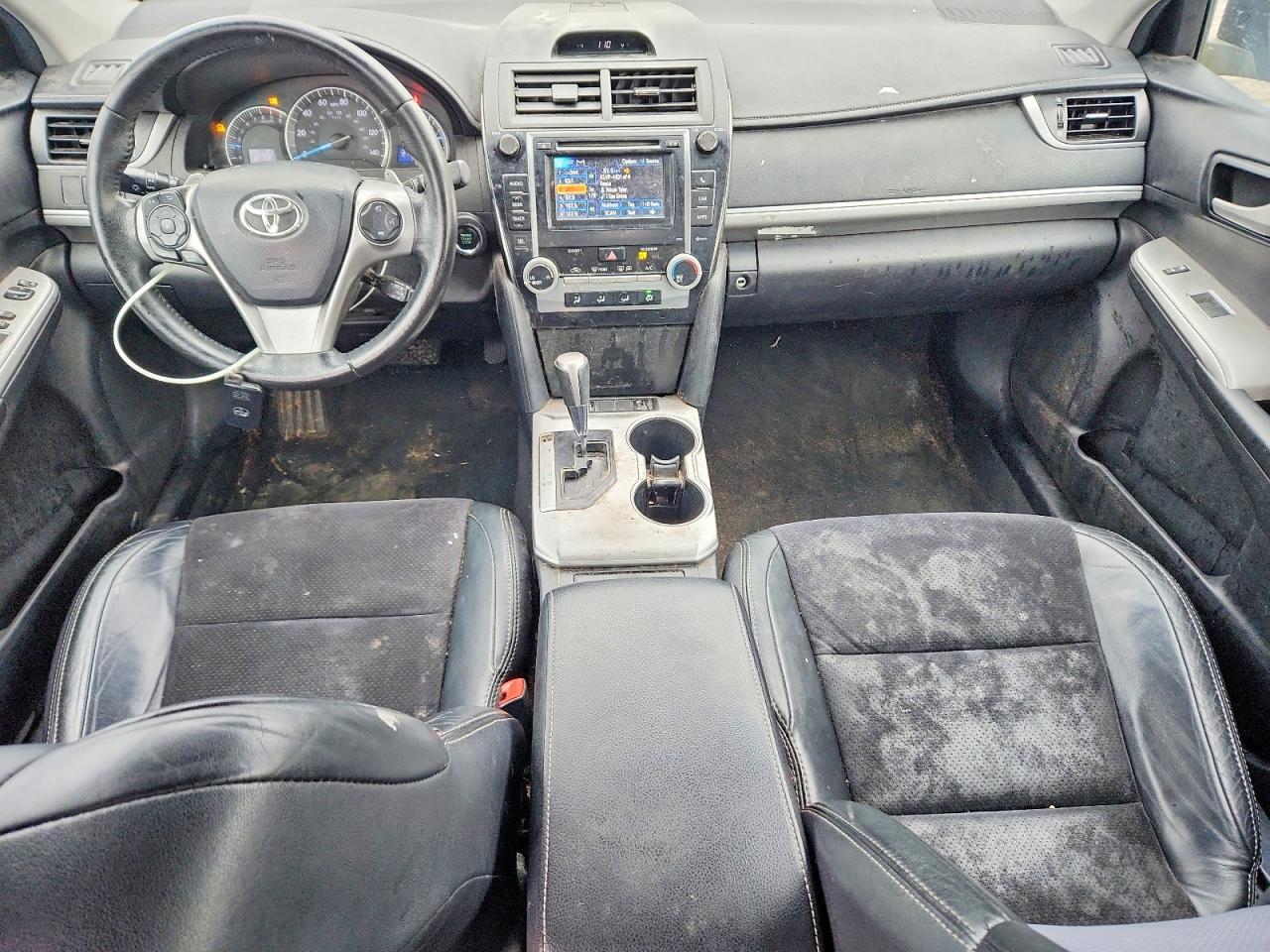 2012 TOYOTA CAMRY SE photo 8