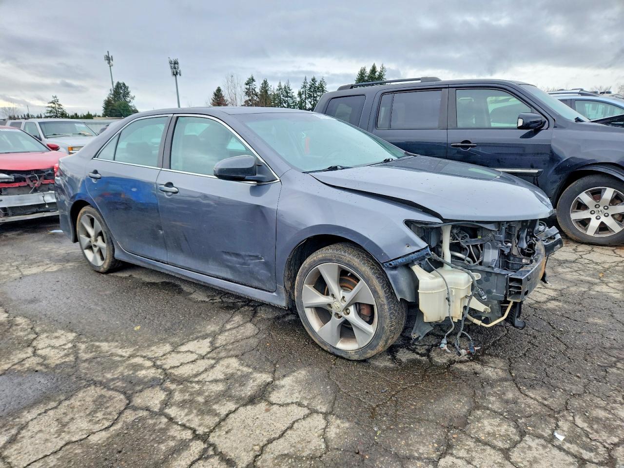 2012 TOYOTA CAMRY SE photo 4