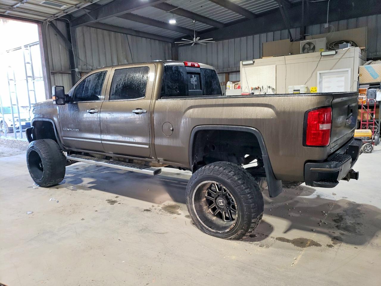 2015 GMC SIERRA K2500 DENALI photo 2